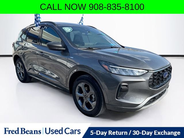 Used 2023 Ford Escape ST-Line w/ Tech Pack #1 AWD/4WD image 1