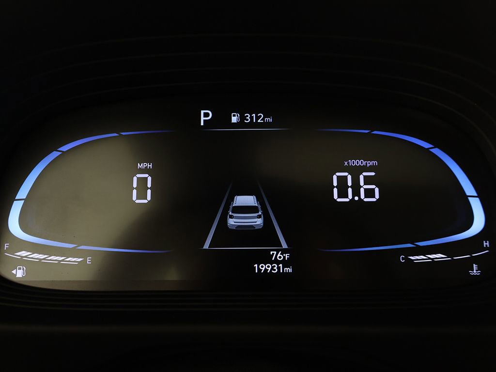 Certified 2024 Hyundai Venue SEL image 35