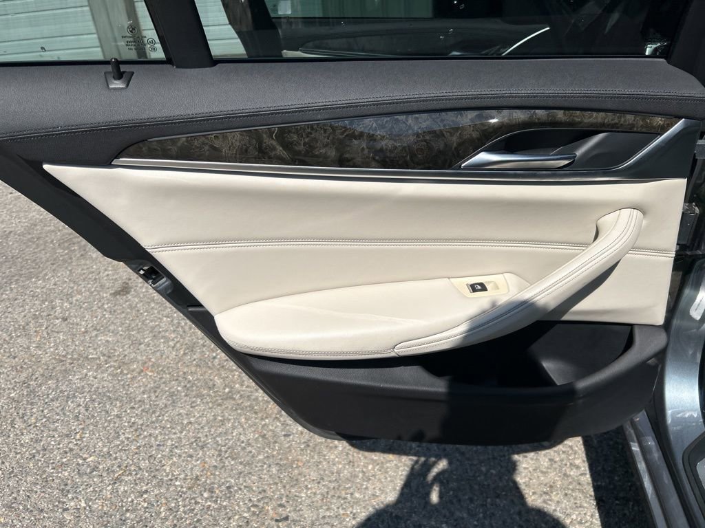 Used 2018 BMW 540i xDrive image 21