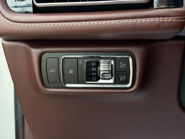 Used 2023 Lincoln Aviator Black Label w/ Class IV Trailer Tow Package image 52