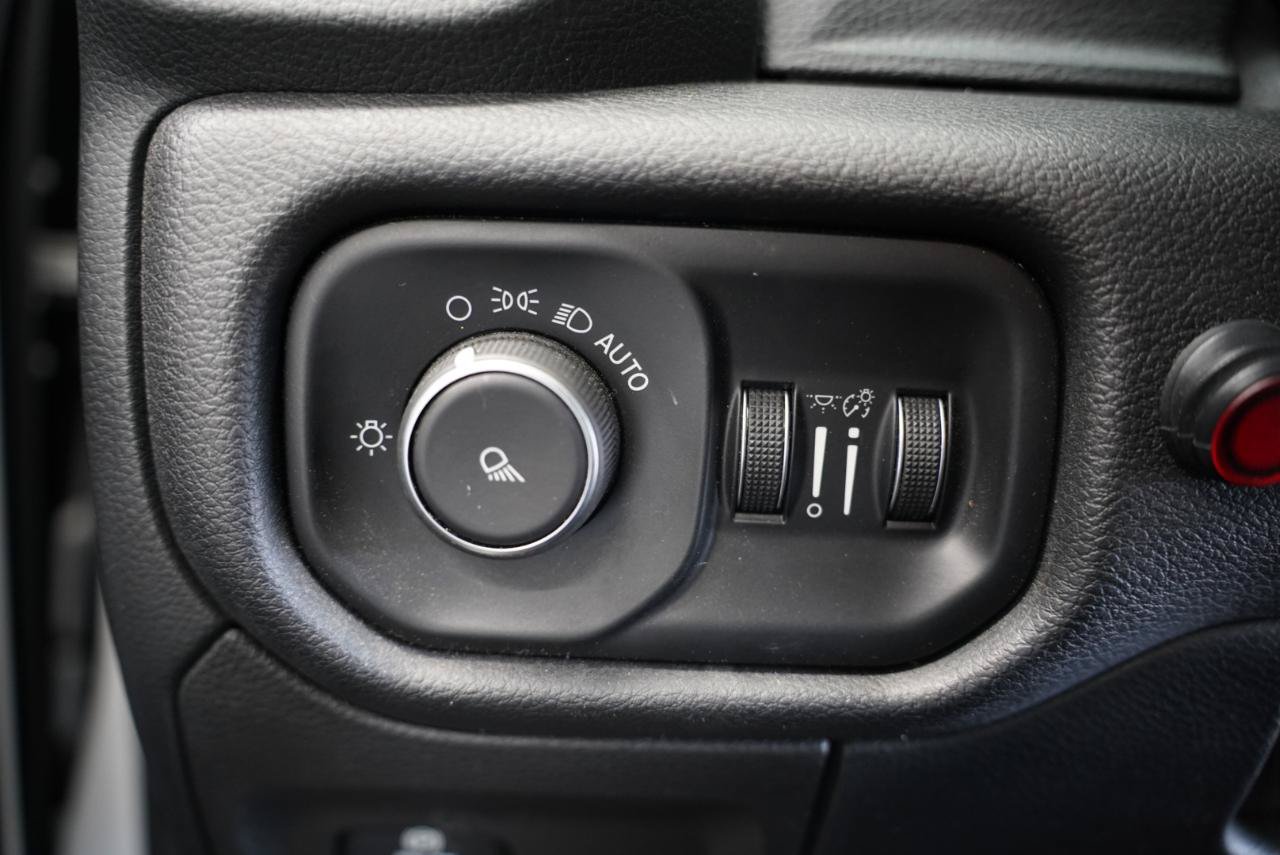 Used 2019 RAM 1500 Tradesman AWD/4WD image 25