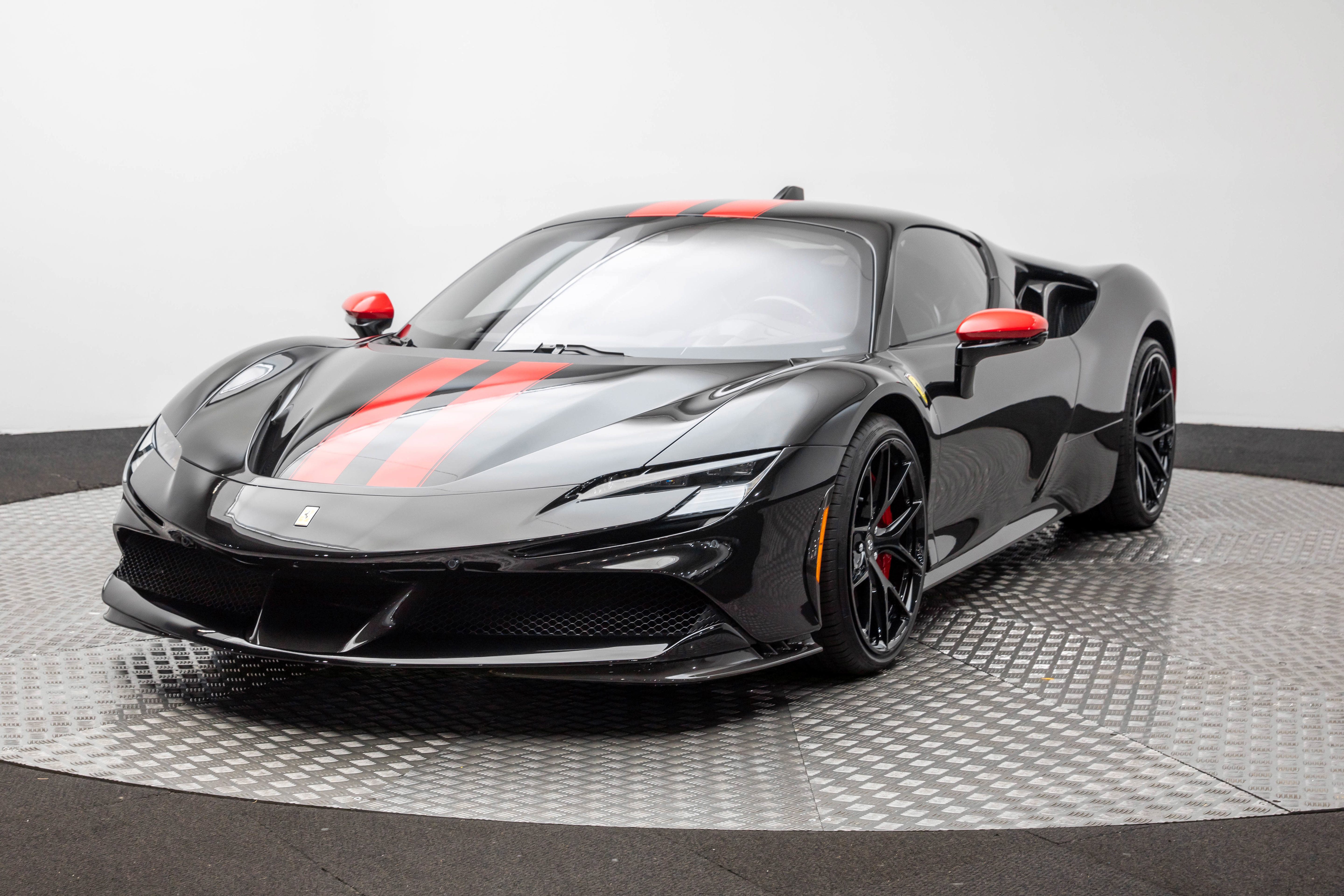 Used 2023 Ferrari SF90 Stradale image 1