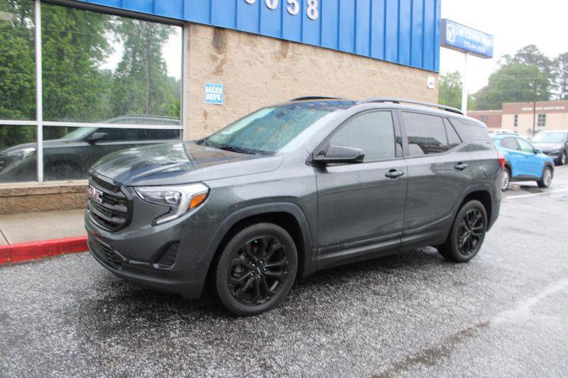 Used 2020 GMC Terrain SLE w/ Driver Convenience Package FWD image 3