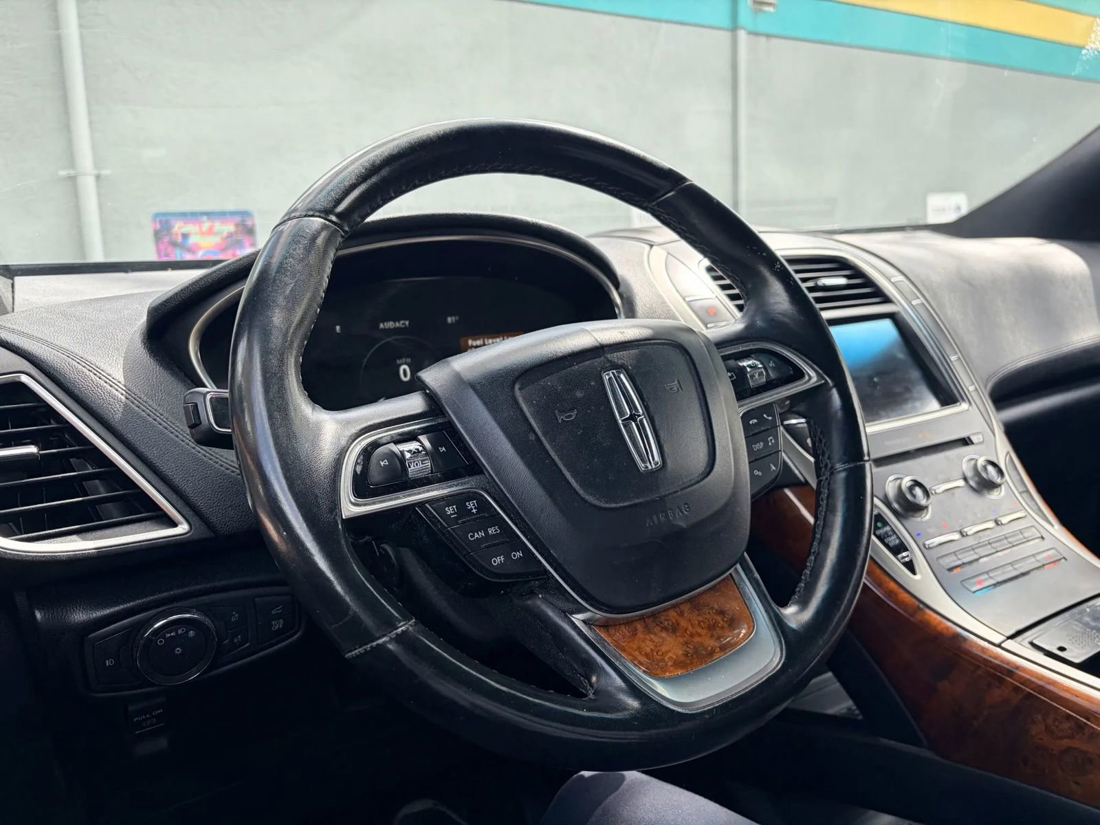 Used 2019 Lincoln Nautilus Select image 2