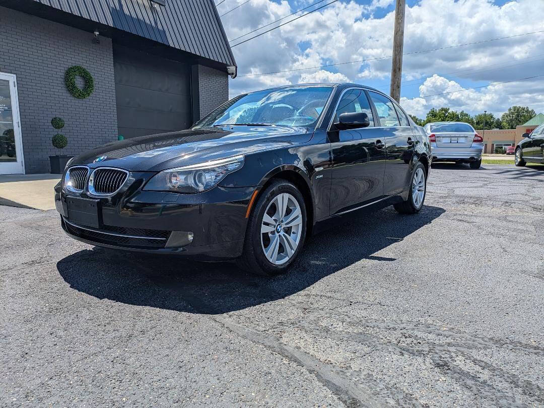 Used 2009 BMW 528i xDrive Sedan AWD/4WD image 2