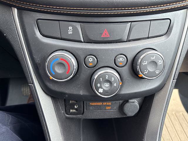 Used 2018 Chevrolet Trax LT w/ LT Convenience Package FWD image 45