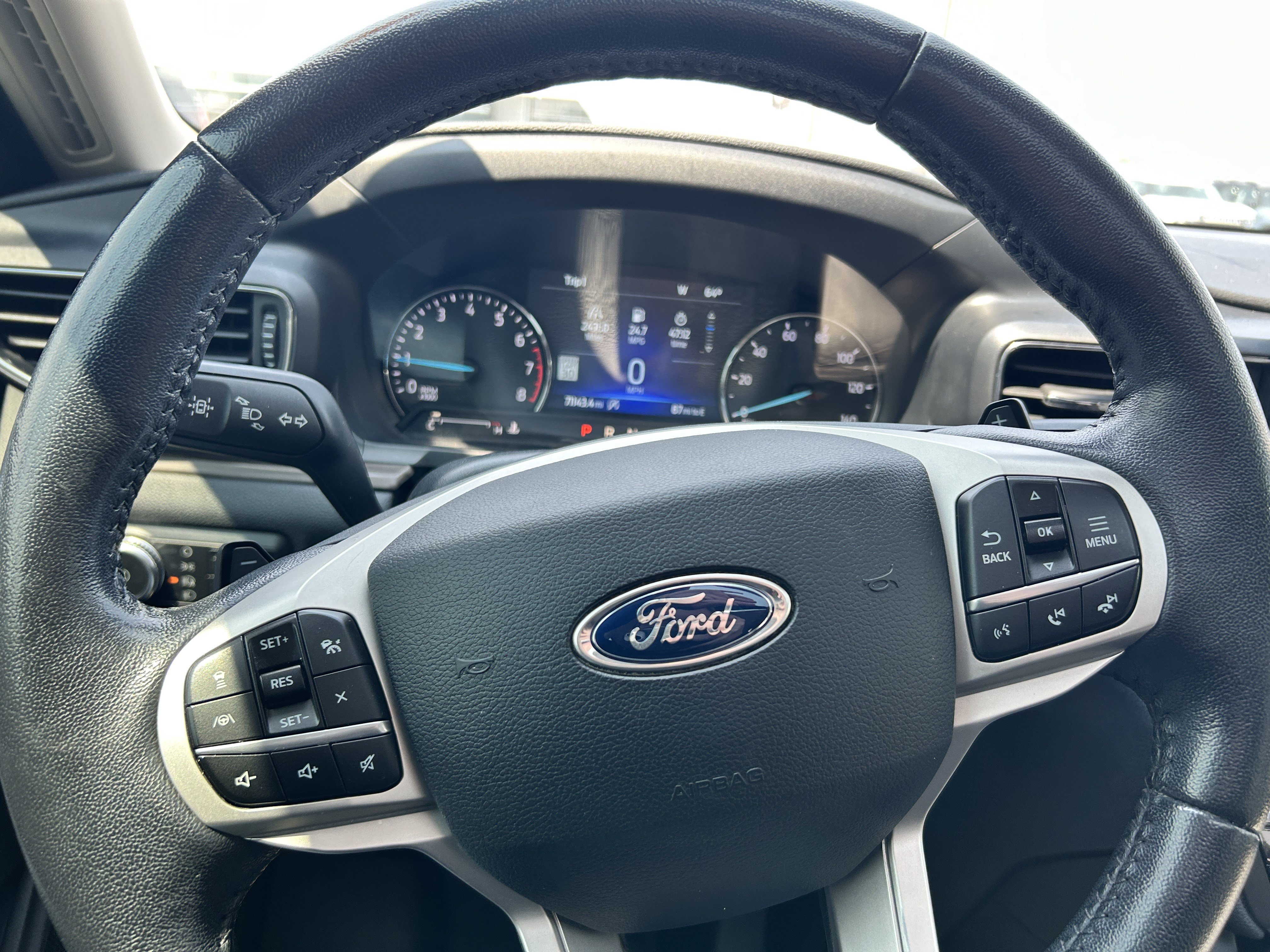 Used 2020 Ford Explorer Limited w/ Class III Trailer Tow Package AWD/4WD image 18