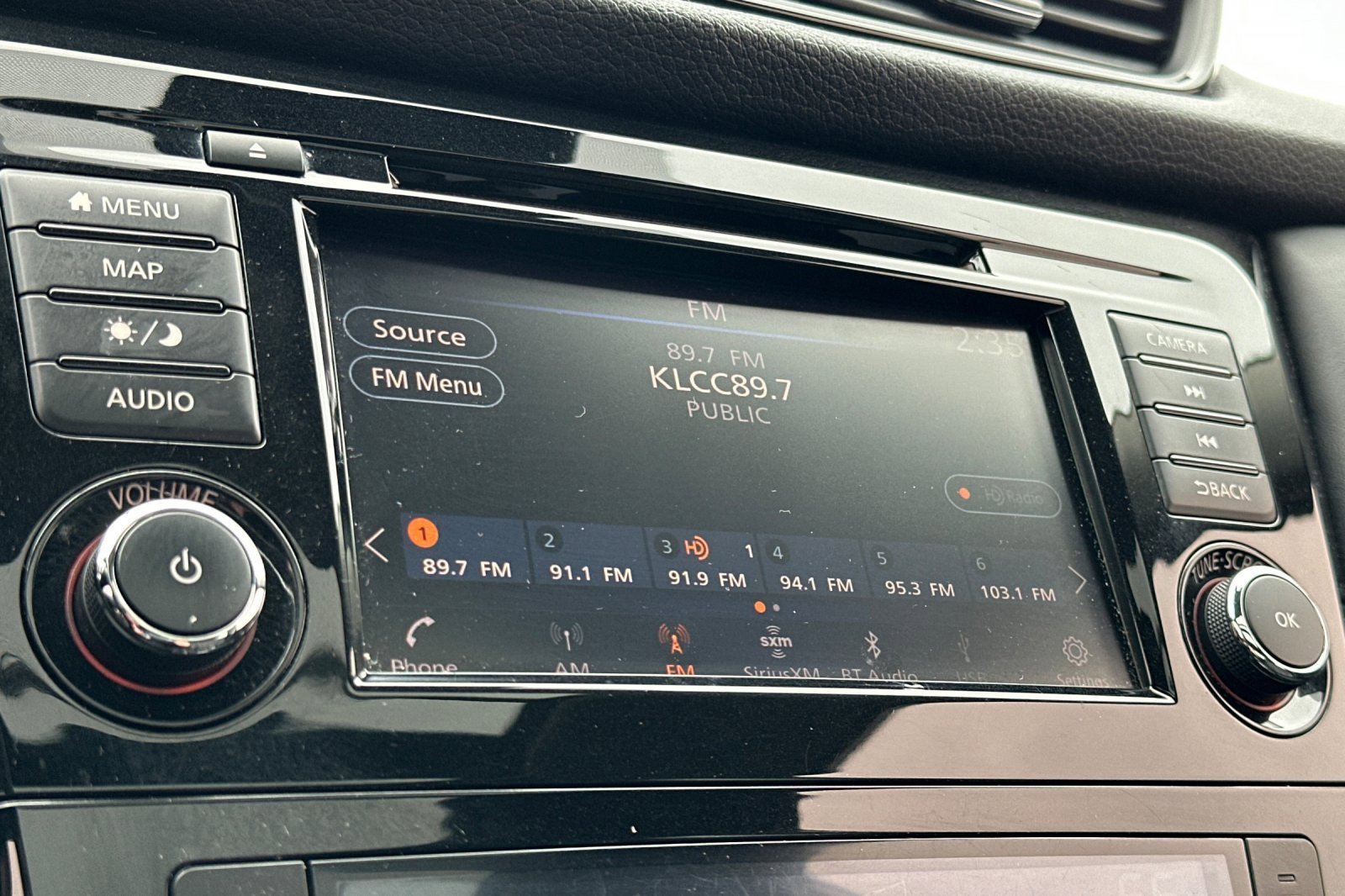 Used 2018 Nissan Rogue SL w/ Premium Package image 21