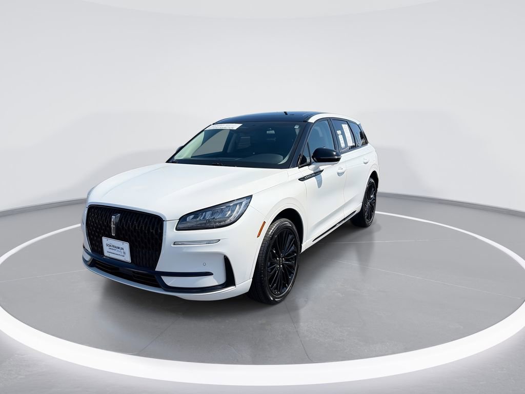 Used 2023 Lincoln Corsair AWD w/ Equipment Group 101A image 4