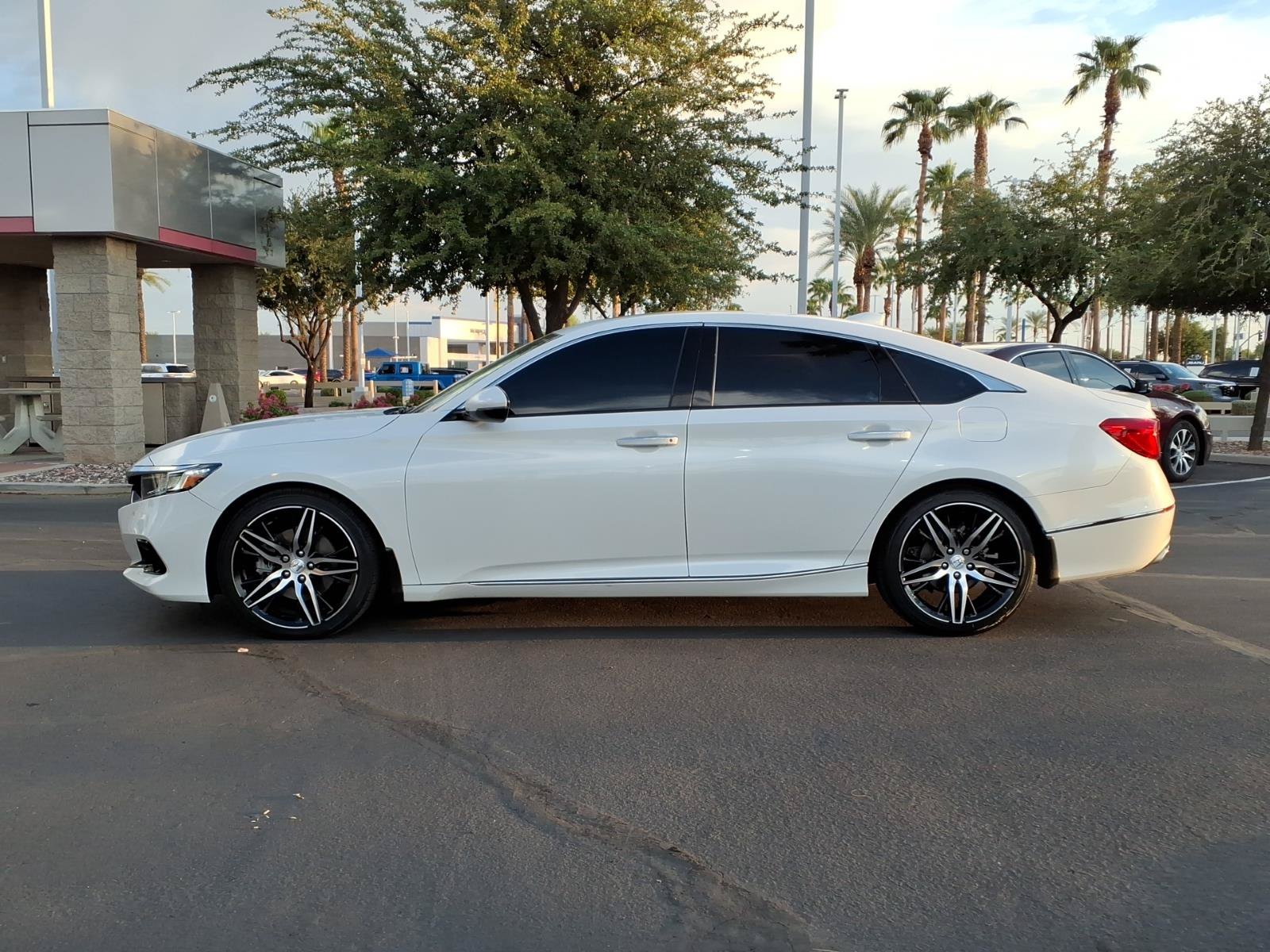 Used 2022 Honda Accord Touring image 6
