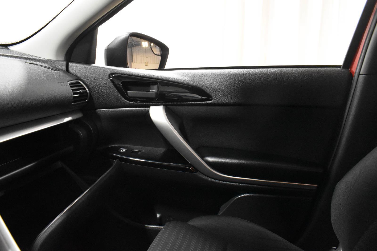 Used 2020 Mitsubishi Eclipse Cross LE AWD/4WD image 20