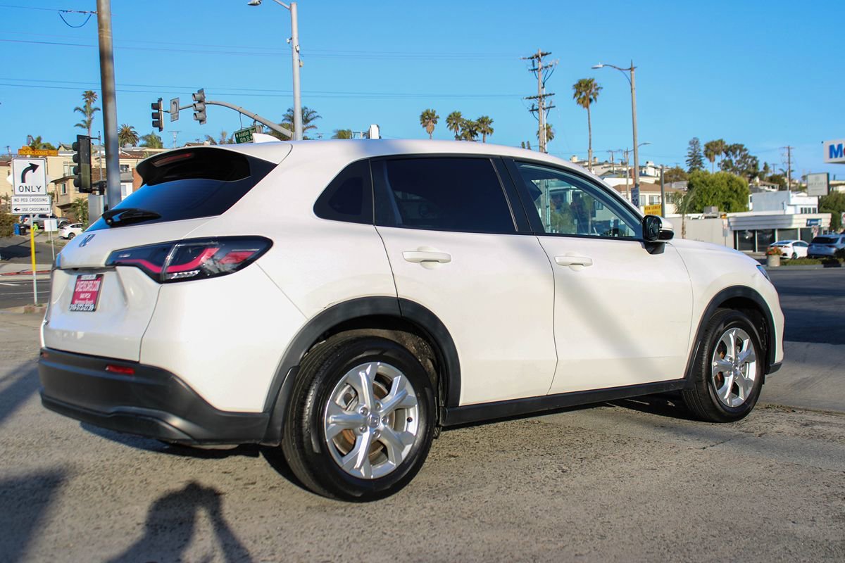 Used 2023 Honda HR-V LX image 6
