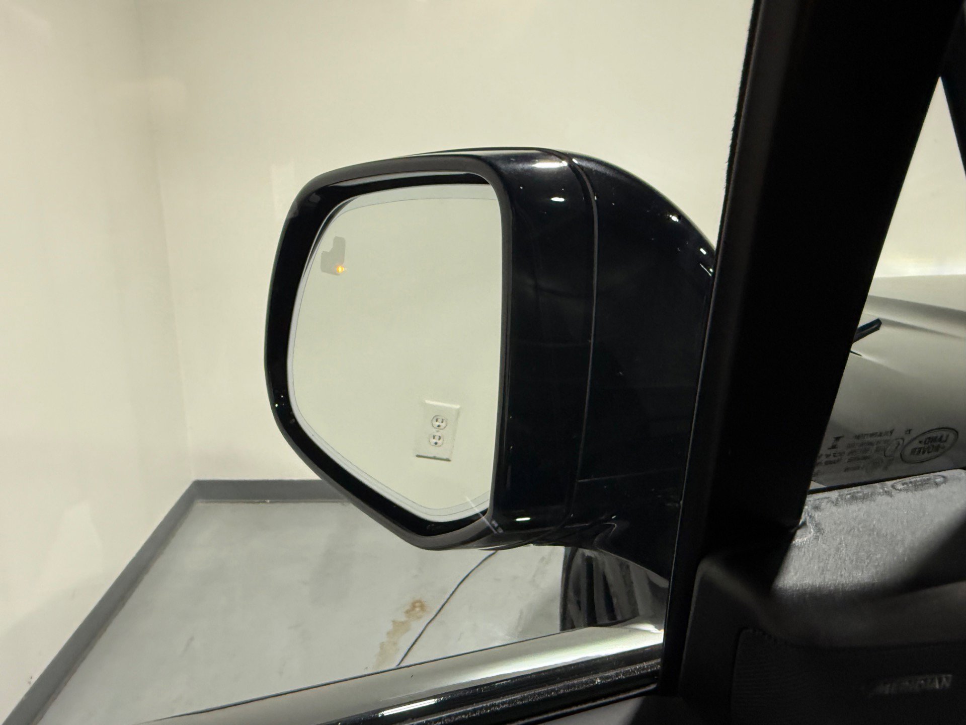 Used 2023 Land Rover Range Rover Sport SE image 15