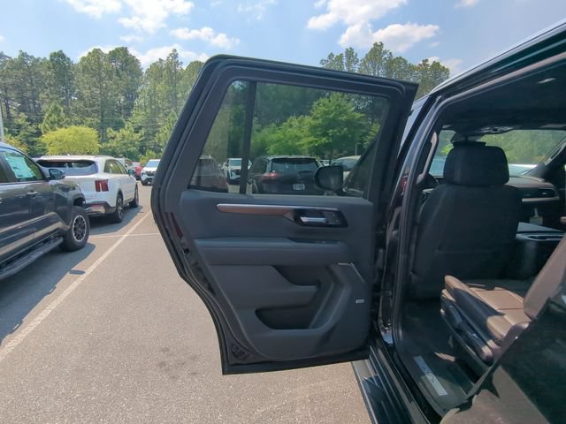 New 2026 Chevrolet Tahoe High Country w/ Sun And Tow Package AWD/4WD image 31