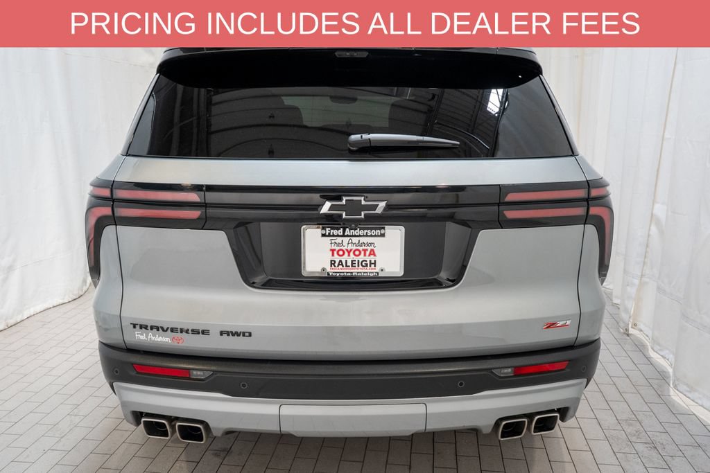 Used 2025 Chevrolet Traverse Z71 w/ Enhanced Driving Package AWD/4WD image 5