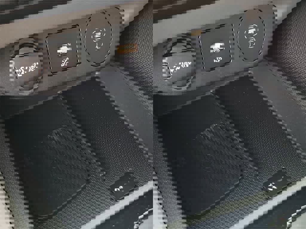 New 2025 Hyundai Elantra SEL image 32