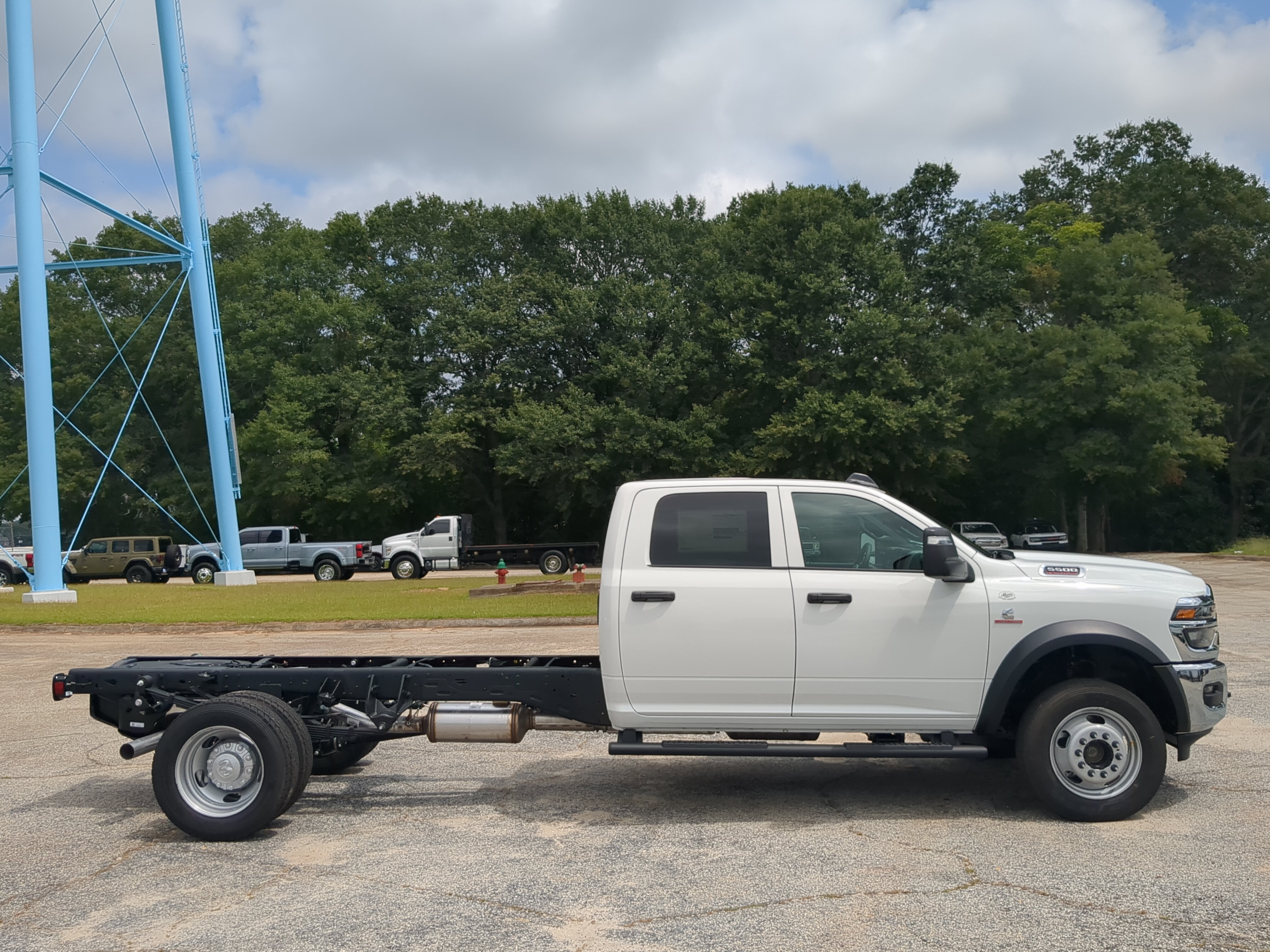 New 2026 RAM 5500 Tradesman AWD/4WD image 2