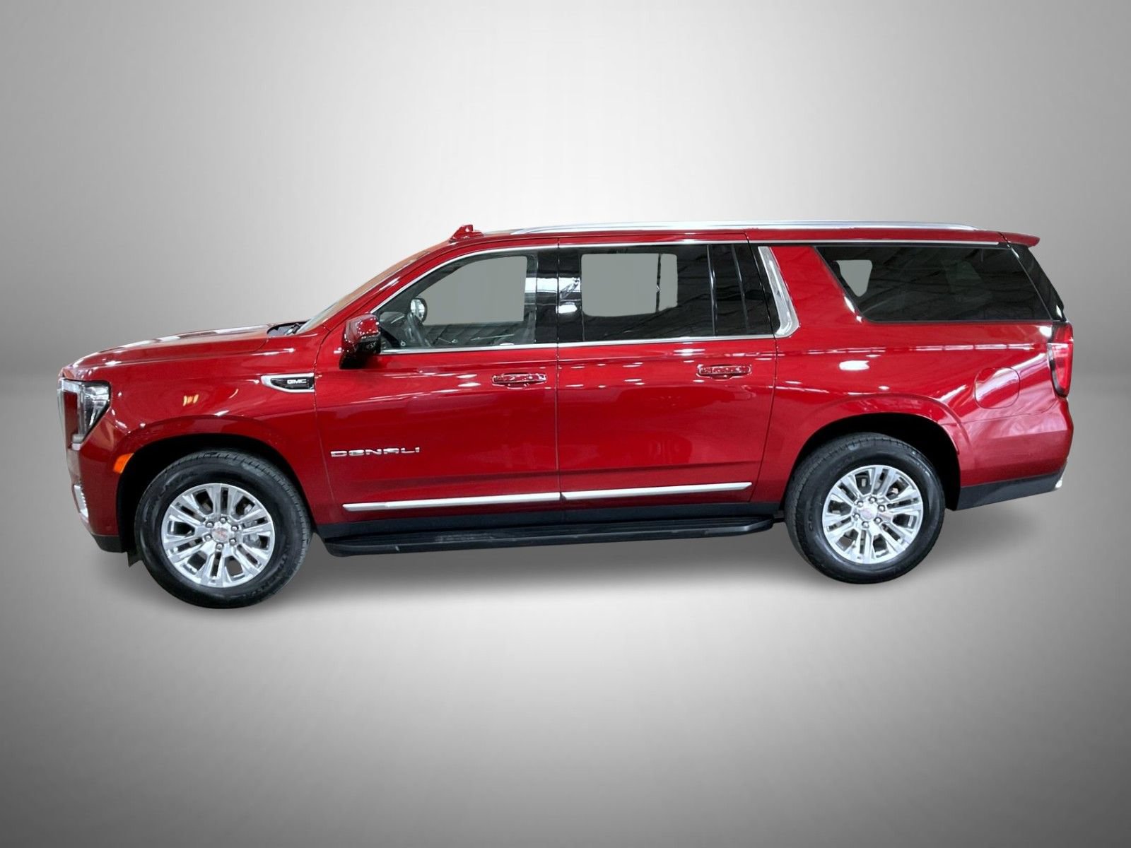Certified 2024 GMC Yukon XL Denali w/ Advanced Technology Package AWD/4WD image 8