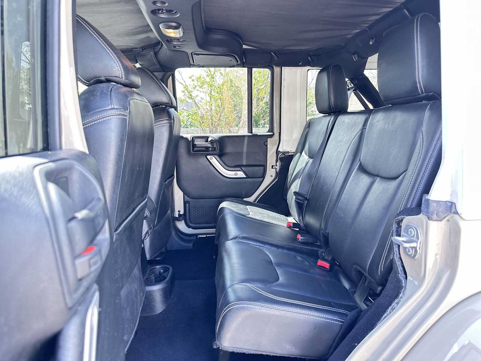 Used 2017 Jeep Wrangler Unlimited Sahara w/ Quick Order Package 24E Chief AWD/4WD image 17