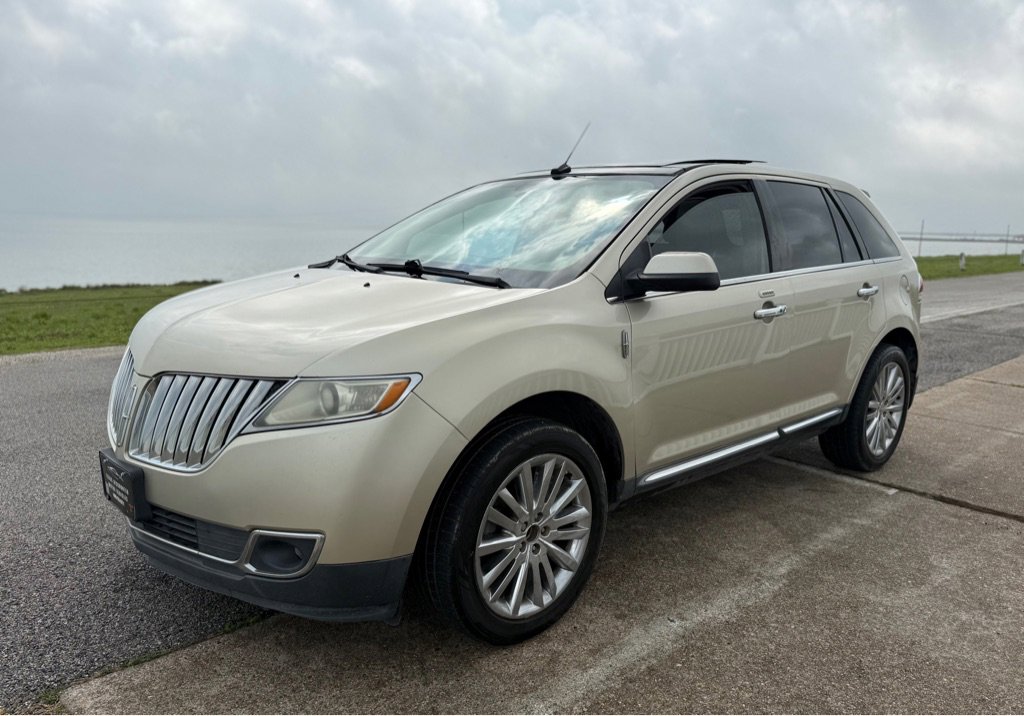 Used 2011 Lincoln MKX 2WD w/ 102A Rapid Spec Order Code