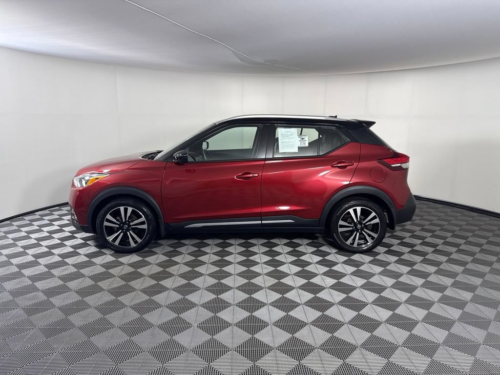 Used 2020 Nissan Kicks SR w/ SR Premium Package FWD image 2