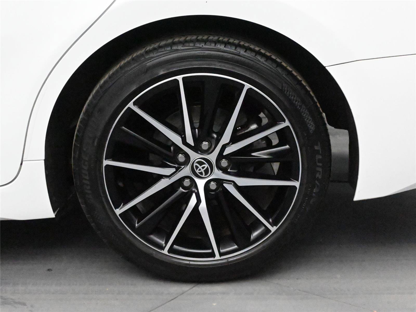 Used 2023 Toyota Camry SE image 12