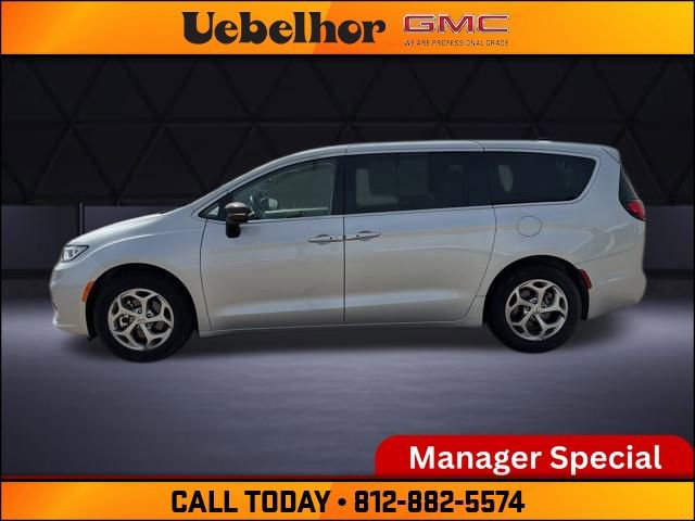 Used 2024 Chrysler Pacifica Limited FWD image 18