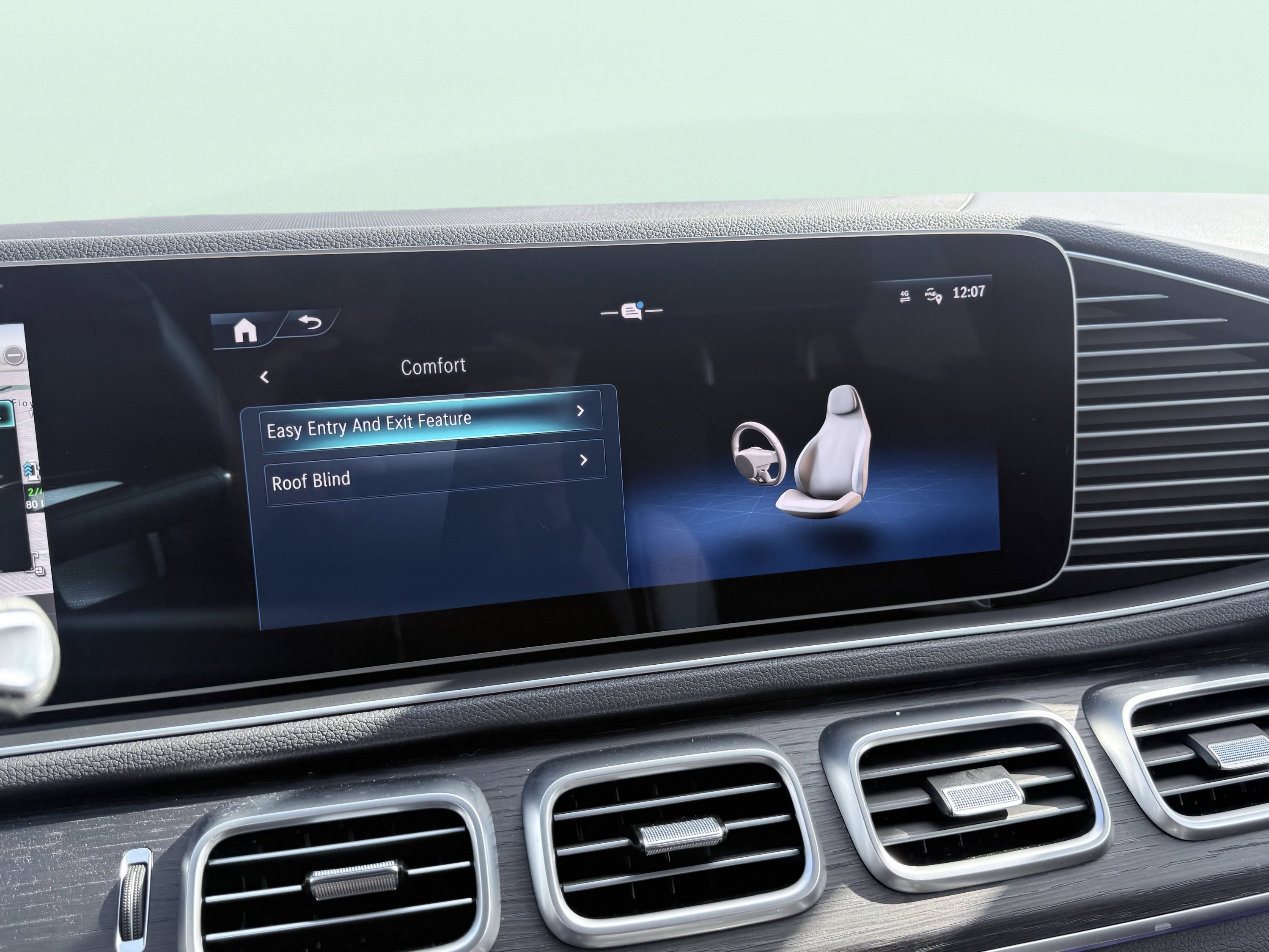 Used 2025 Mercedes-Benz GLE 450e 4MATIC w/ AMG Line Exterior image 62