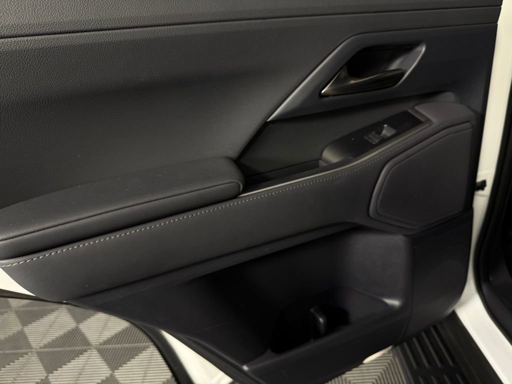 Used 2024 Lexus GX 550 w/ Cold Area Package image 27