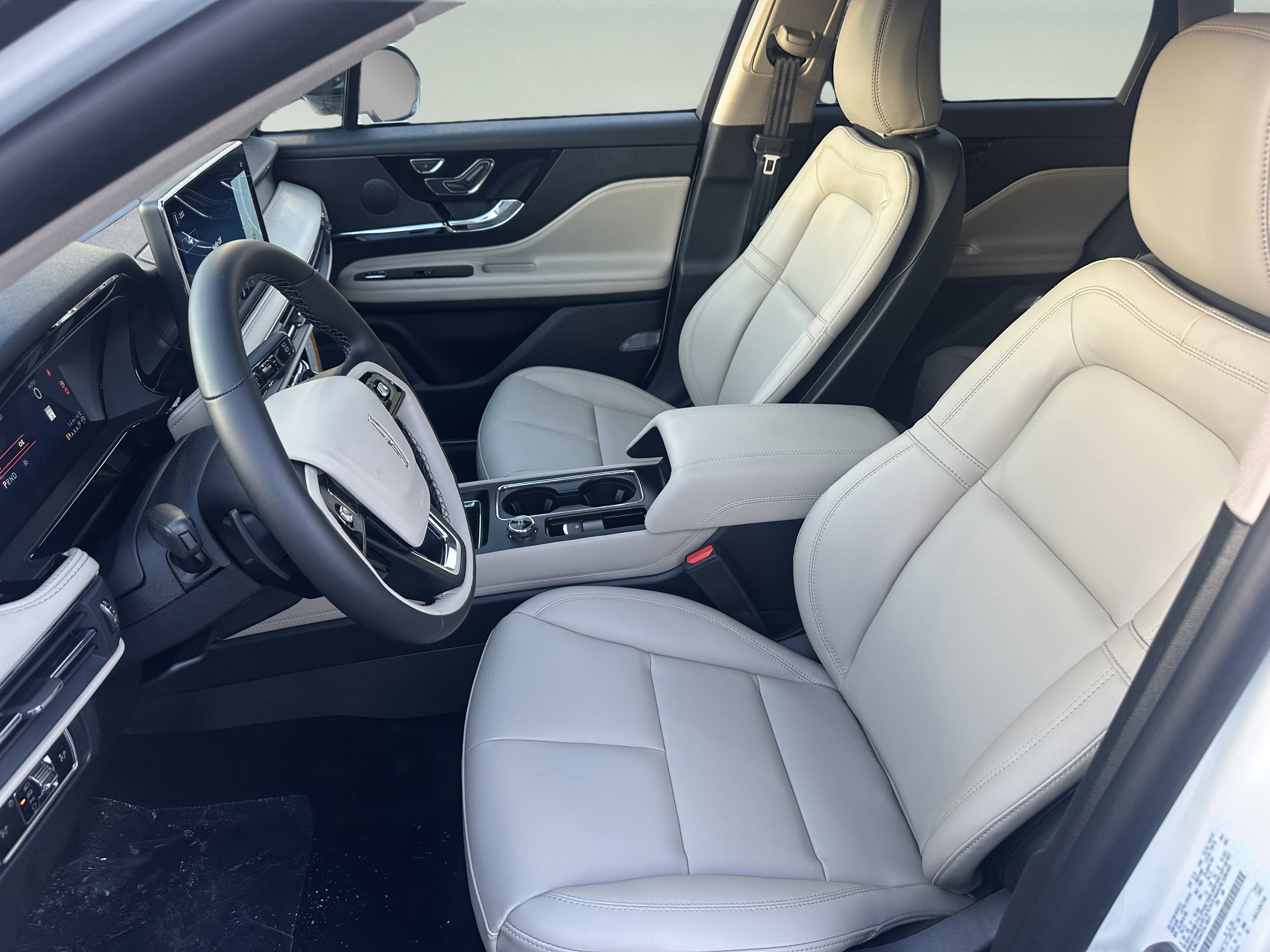 New 2026 Lincoln Corsair Premiere image 9