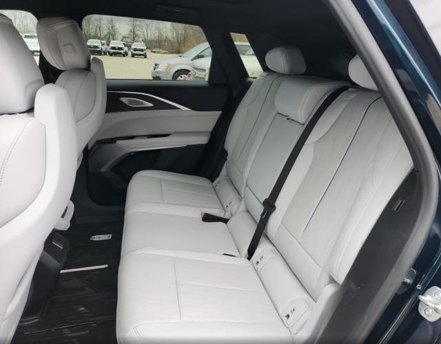 Used 2024 Cadillac Lyriq Sport image 5