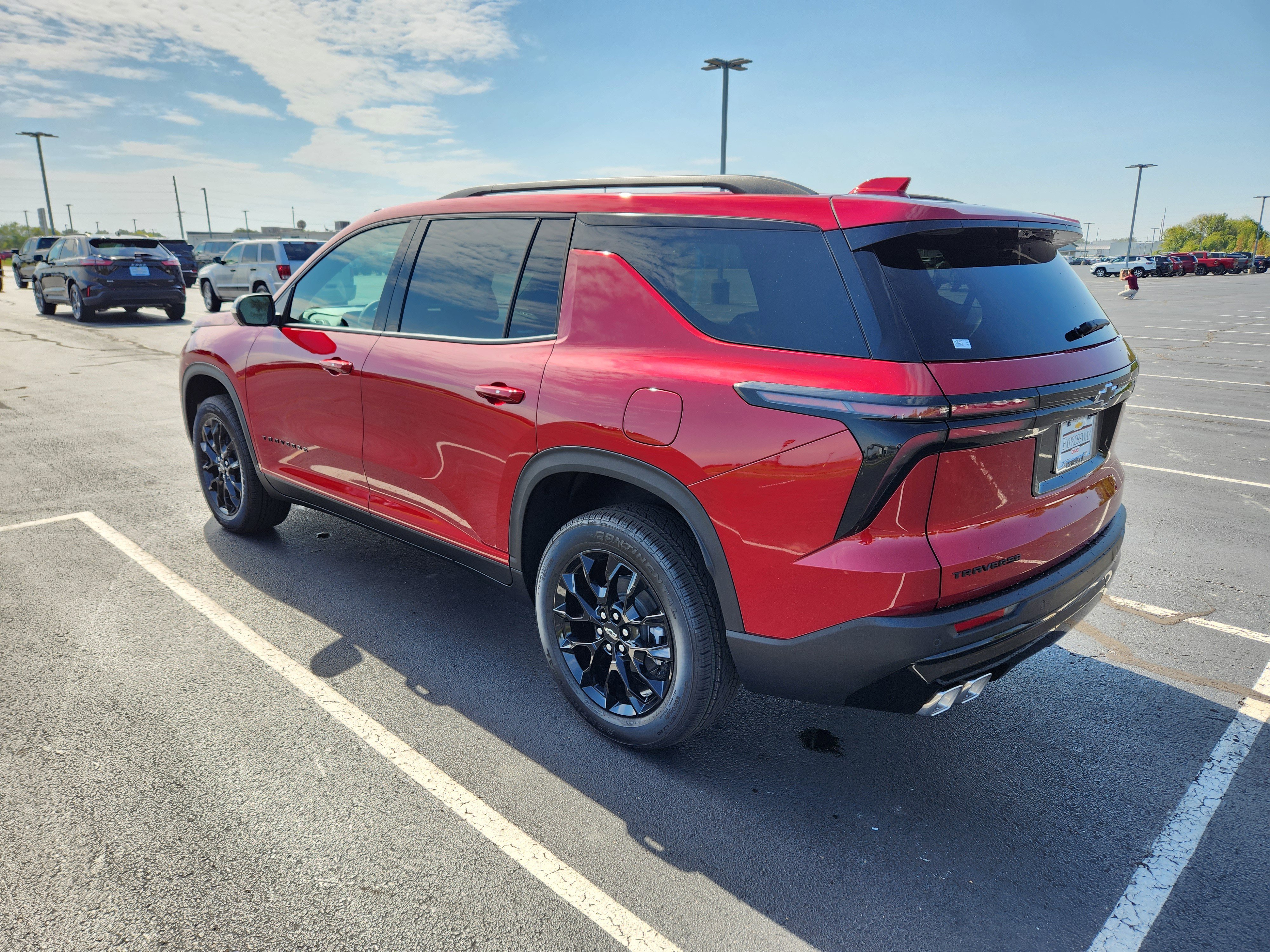 New 2026 Chevrolet Traverse LT w/ Midnight/Sport Edition image 3