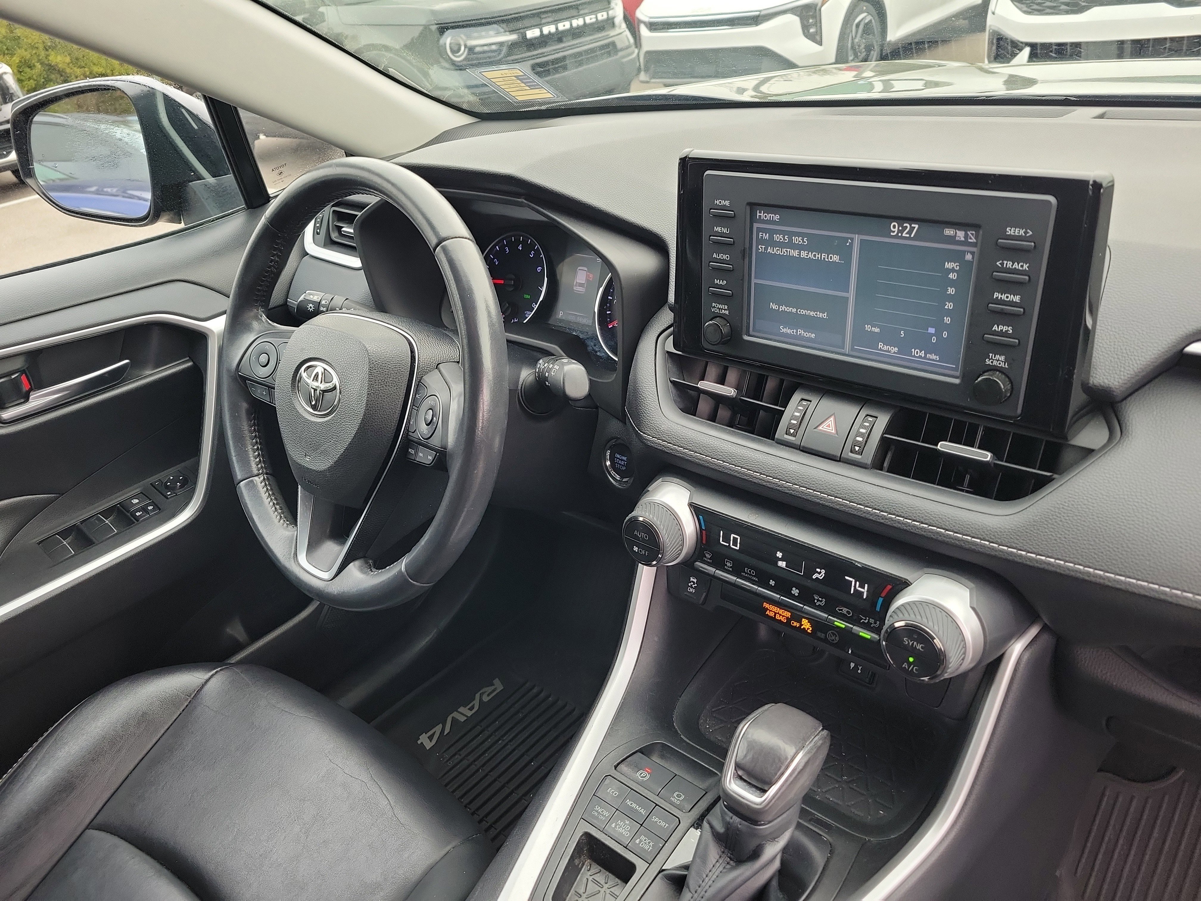 Used 2019 Toyota RAV4 XLE Premium image 8