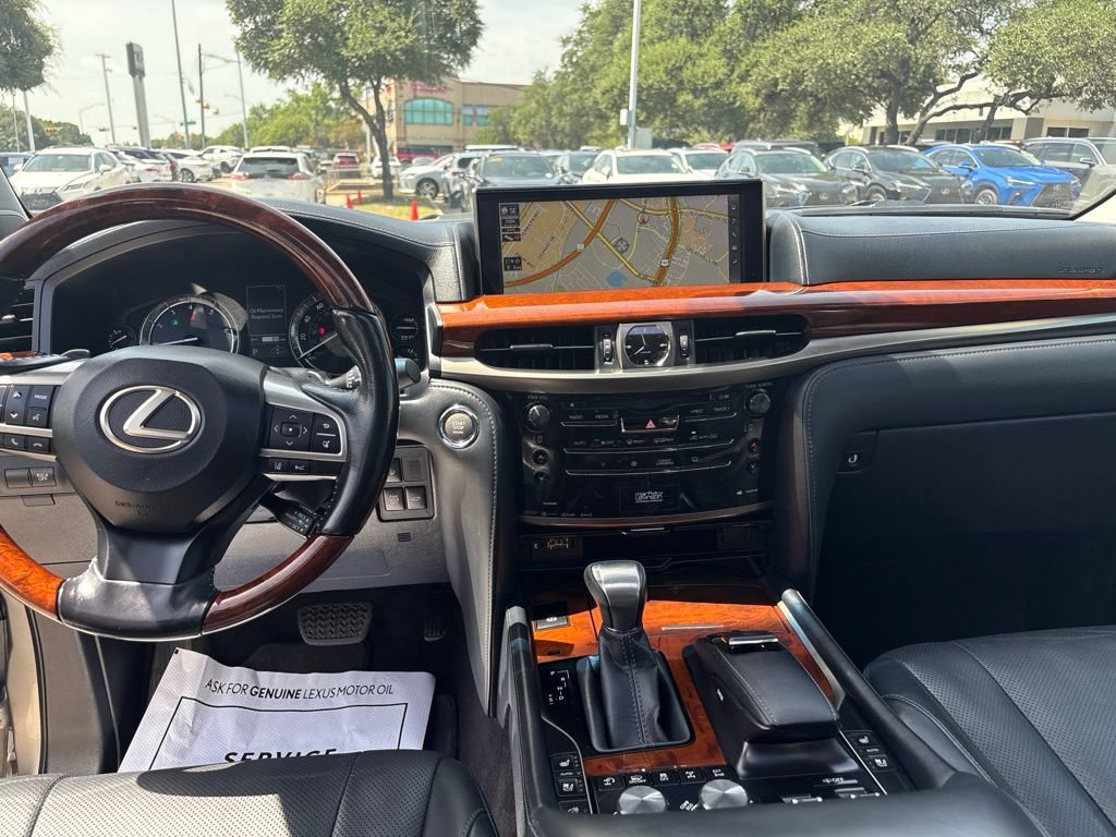 Used 2016 Lexus LX 570 4WD w/ Luxury Package image 18