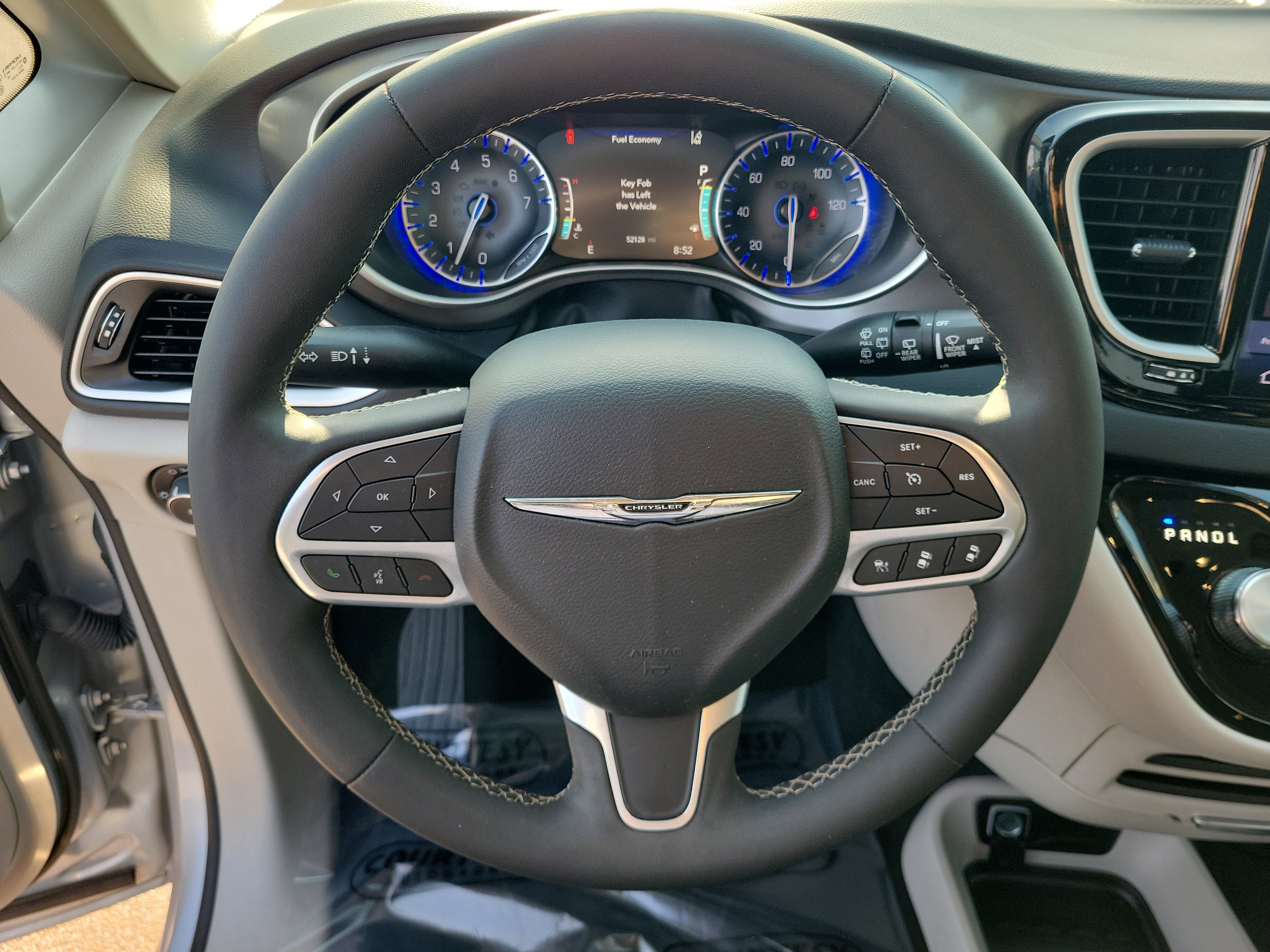 Used 2024 Chrysler Pacifica Touring-L image 26