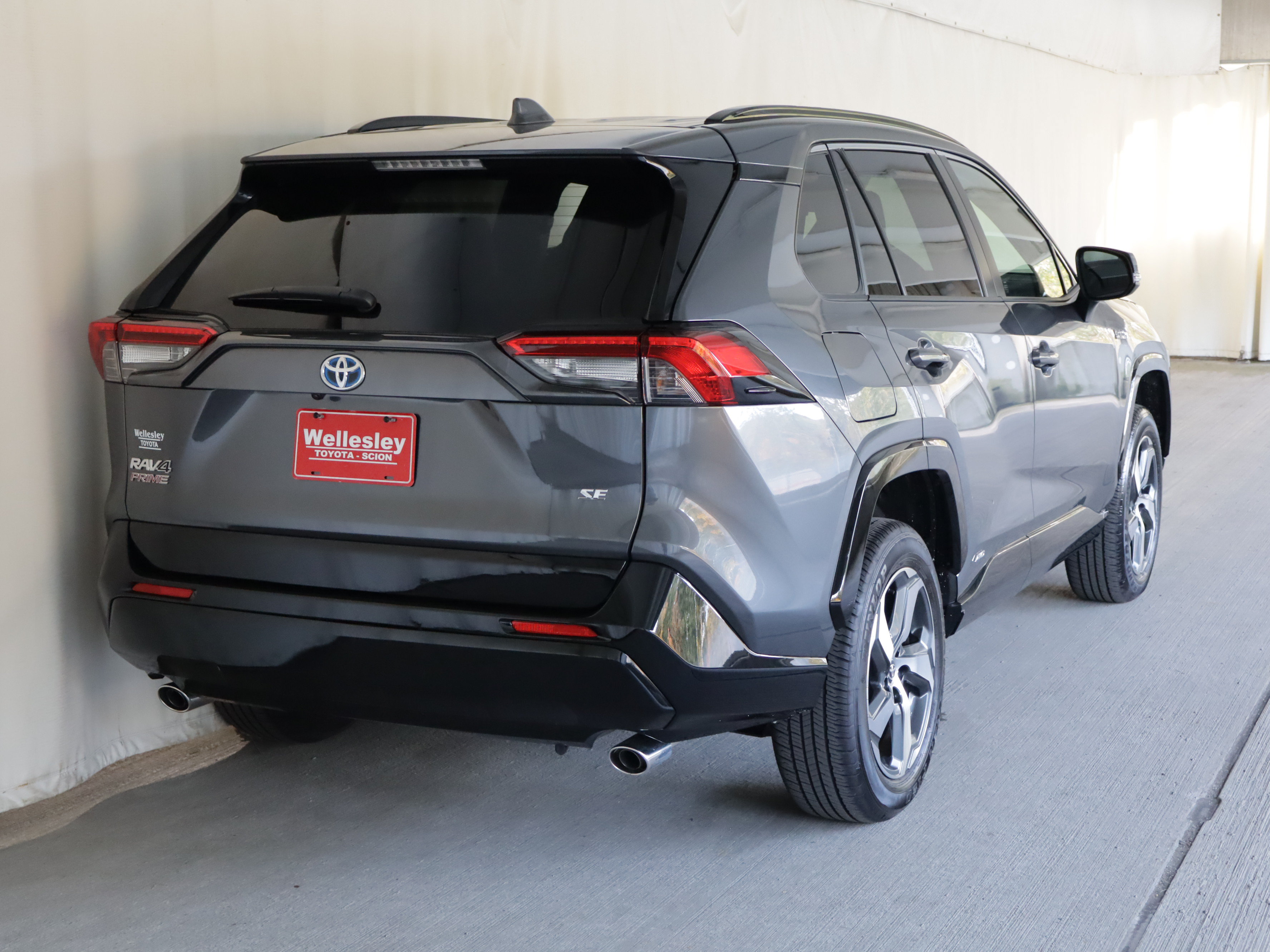 Used 2024 Toyota RAV4 SE w/ Weather & Moonroof Package AWD/4WD image 7