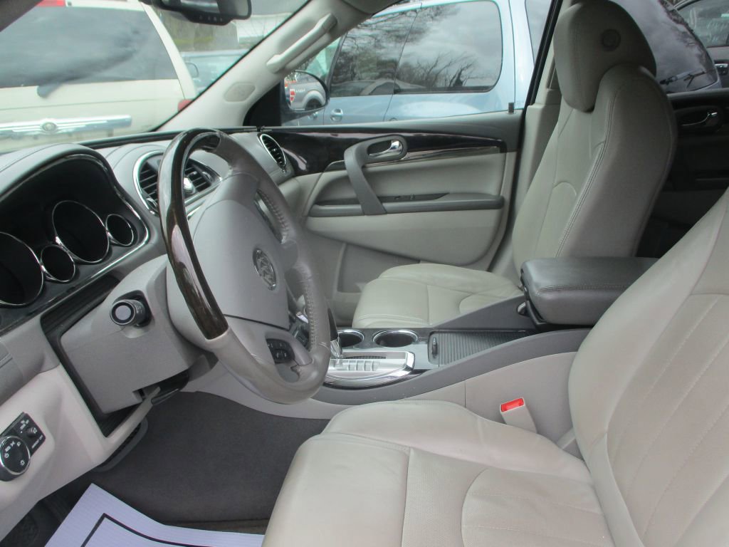Used 2017 Buick Enclave Leather FWD image 13