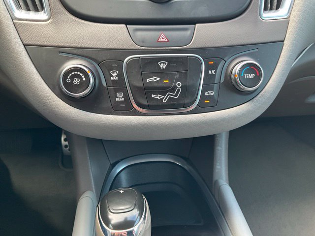 Used 2017 Chevrolet Malibu LT FWD image 7