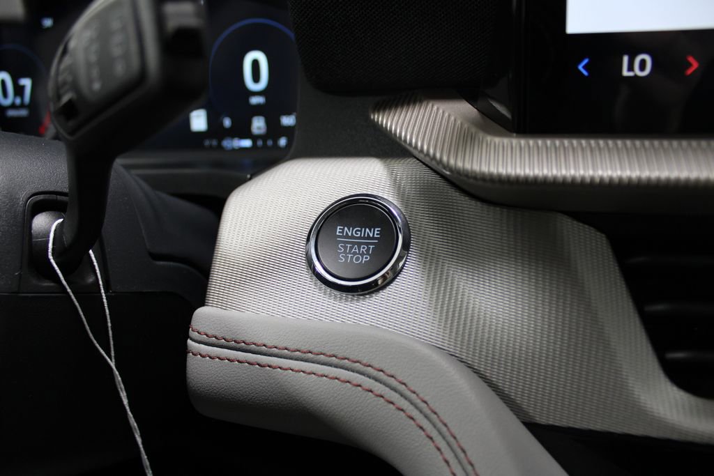 New 2025 Ford Explorer Active w/ Active Comfort Package image 50