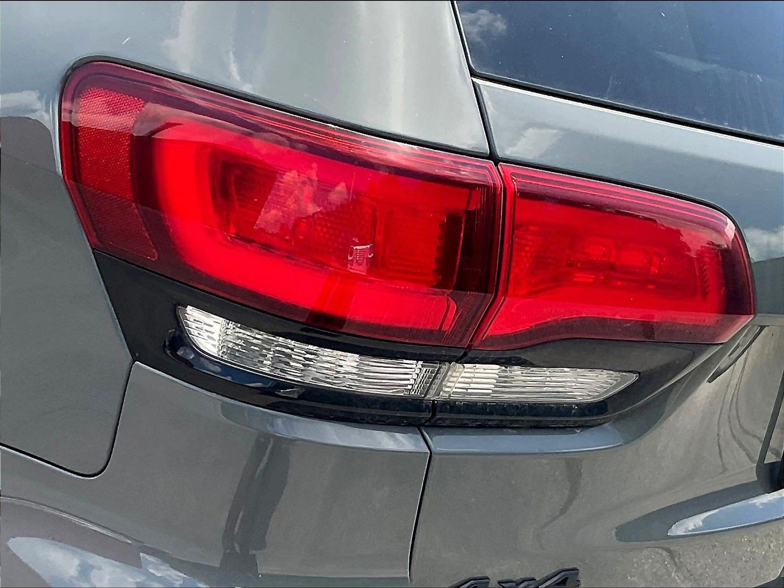 Used 2021 Jeep Grand Cherokee Laredo X AWD/4WD image 24
