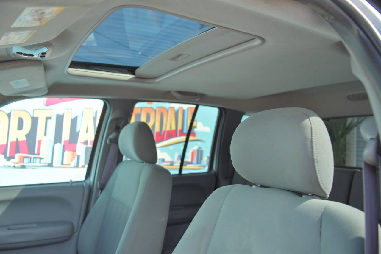 Used 2005 Jeep Liberty Limited image 21