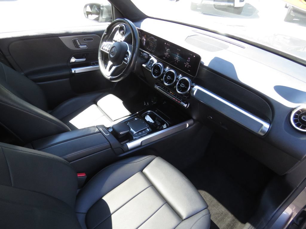 Used 2021 Mercedes-Benz GLB 250 4MATIC image 14