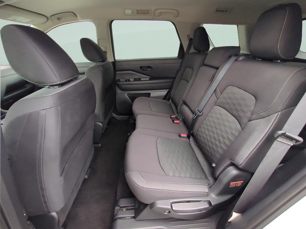 Certified 2024 Nissan Pathfinder SV FWD image 11