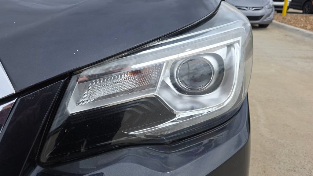Used 2018 Subaru Forester 2.5i Touring AWD/4WD image 9