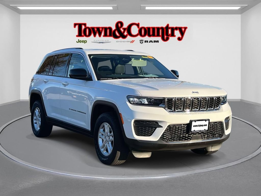 Certified 2023 Jeep Grand Cherokee Laredo w/ Luxury Tech Group I