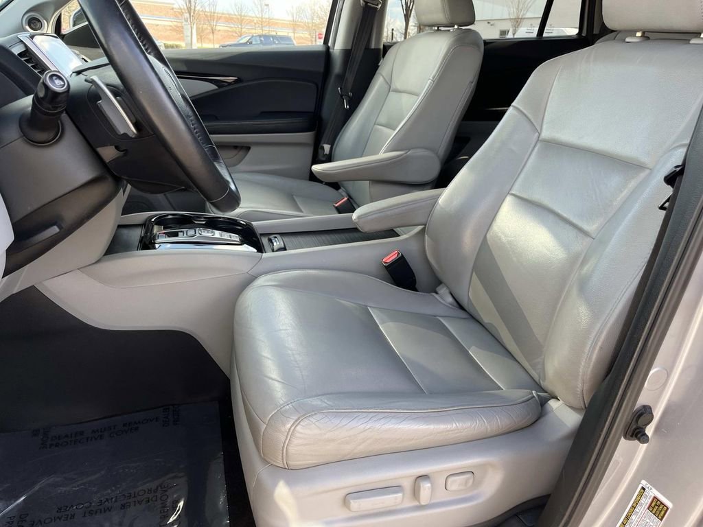 Used 2017 Honda Pilot Touring image 23