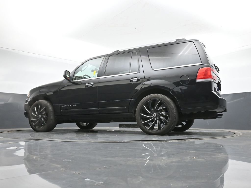 Used 2017 Lincoln Navigator Select image 41