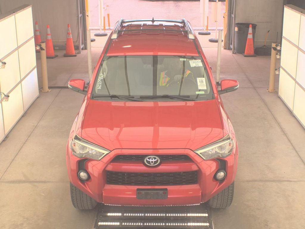 Used 2018 Toyota 4Runner SR5 Premium AWD/4WD image 2