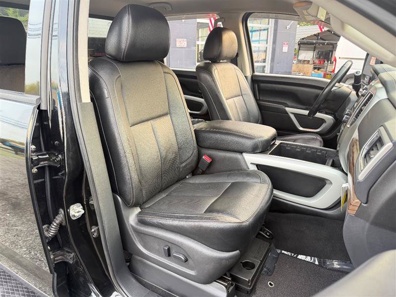 Used 2016 Nissan Titan SL AWD/4WD image 17