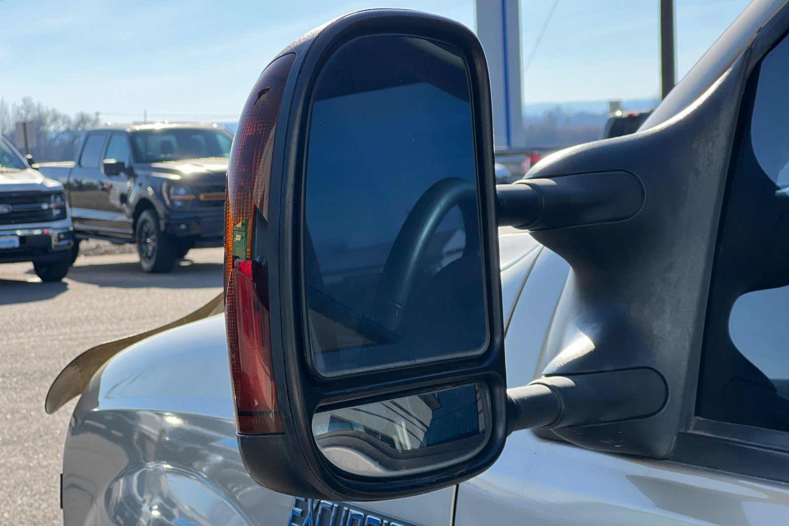 Used 2005 Ford Excursion Limited image 27